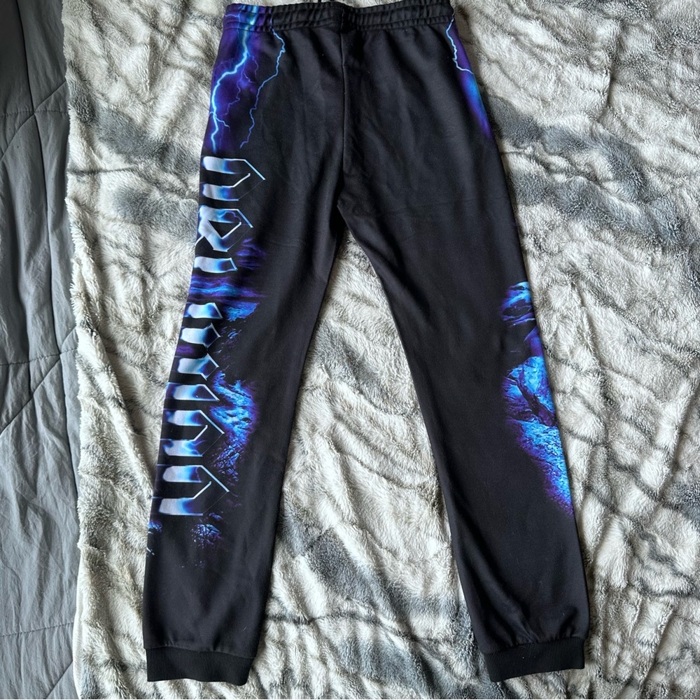 NWT Current mood ‘cityscape graphic’ sweats (xs) - Picture 3 of 5